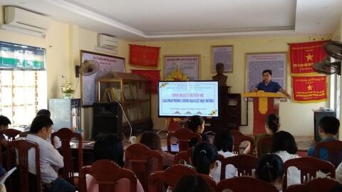 Trường THPT Dương Quảng Hàm tổ chức sinh hoạt chuyên đề: Giải pháp phòng chống bạo lực học đường.