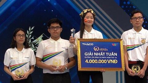 Bức ảnh đáng tự hào - Một cột mốc không thể quên của học sinh THPT Dương Quảng Hàm - Nguyễn Thị Yến Ly - 11A10